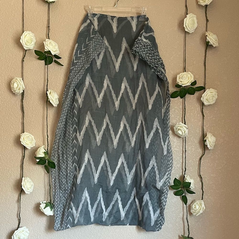 𝅺grey Patterned Infinity Scarf - Picture 3 of 4